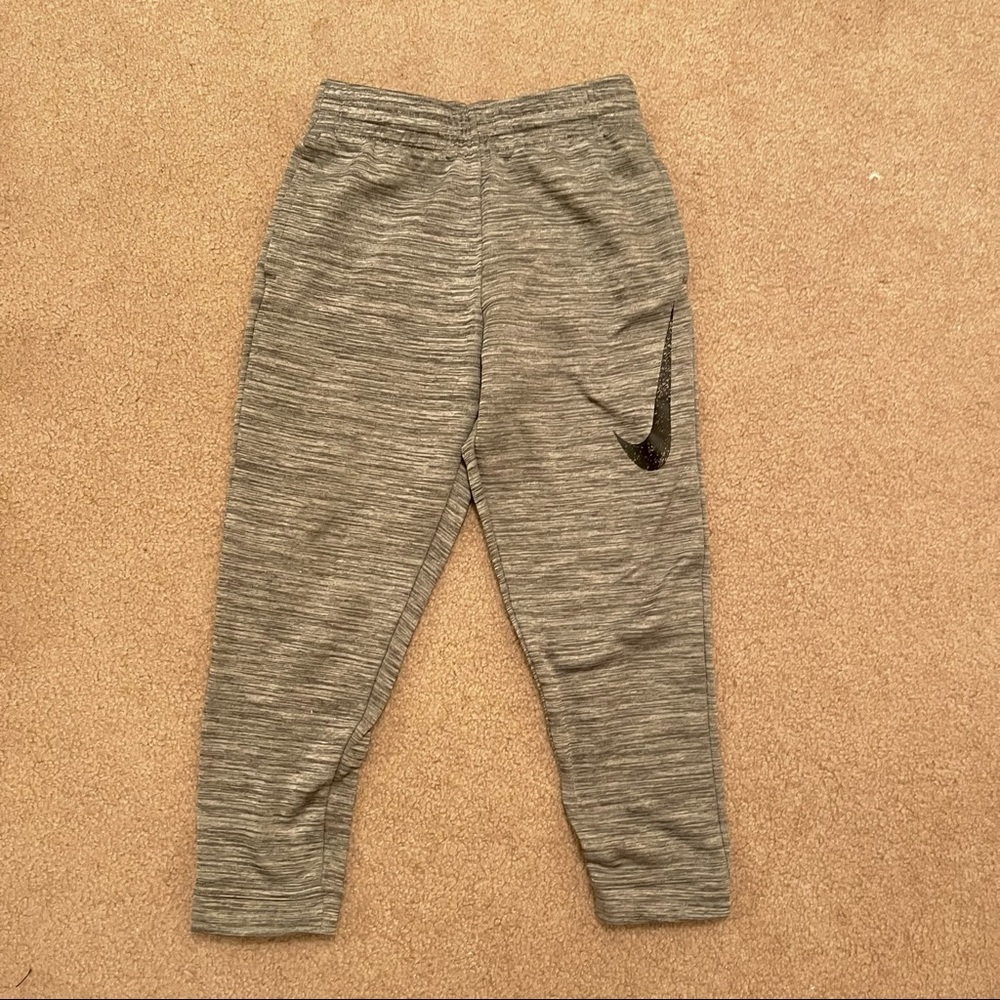 Women’s Nike Dri-Fit Gray Crop Pants Size S